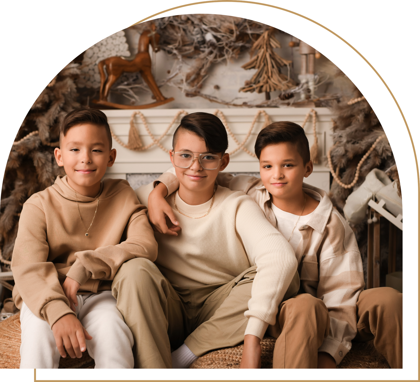 les 3 enfants de Kevins Kyle, coiffeur de renom, photographiés  pour le temps des fêtes