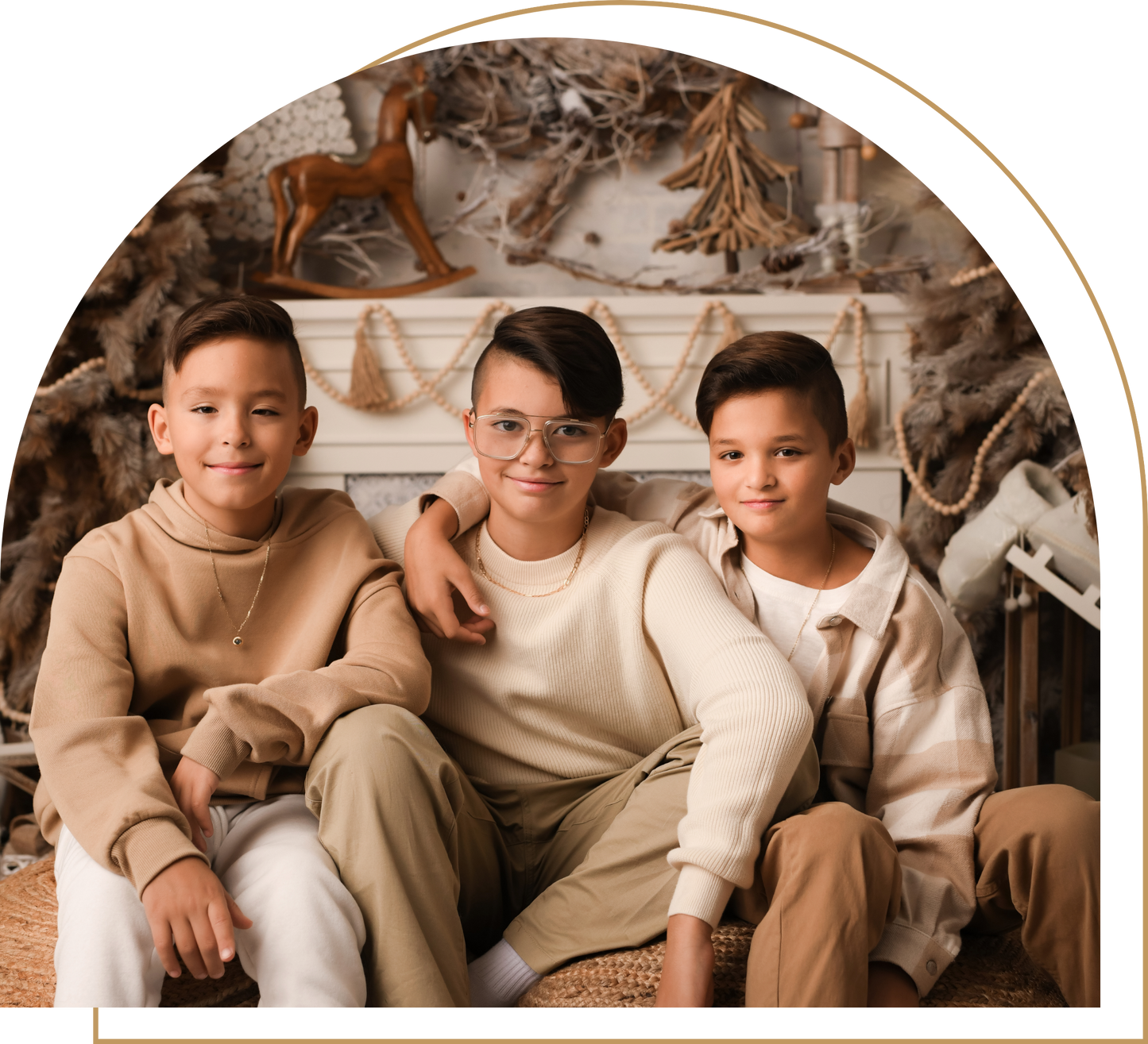 les 3 enfants de Kevins Kyle, coiffeur de renom, photographiés pour le temps des fêtes